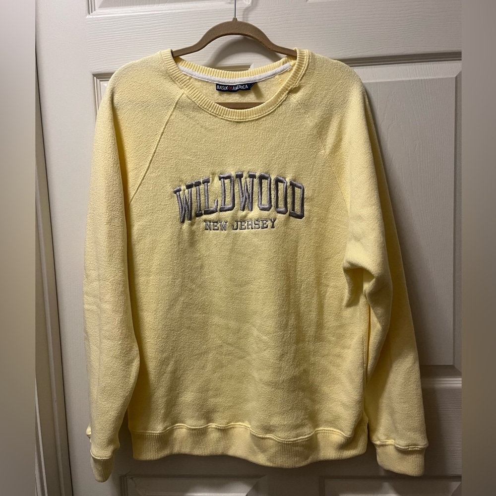 Basix of America Women’s‎ Wildwood New Jersey Yellow Sweater Size Large